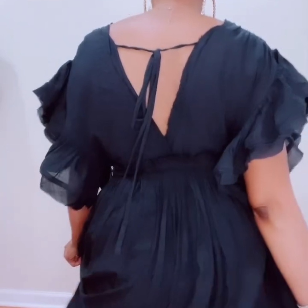 Oversized Black Flowy Maxi Dress - Picture 7 of 9